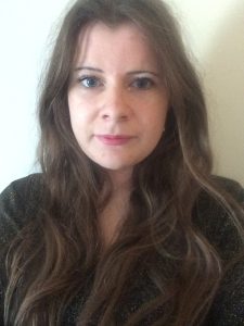 Je suis Marina Greneau, décoratrice d’intérieur en Touraine, et j’aide particuliers et professionnels à transformer leurs idées en intérieurs harmonieux, fonctionnels et vraiment agréables à vivre.